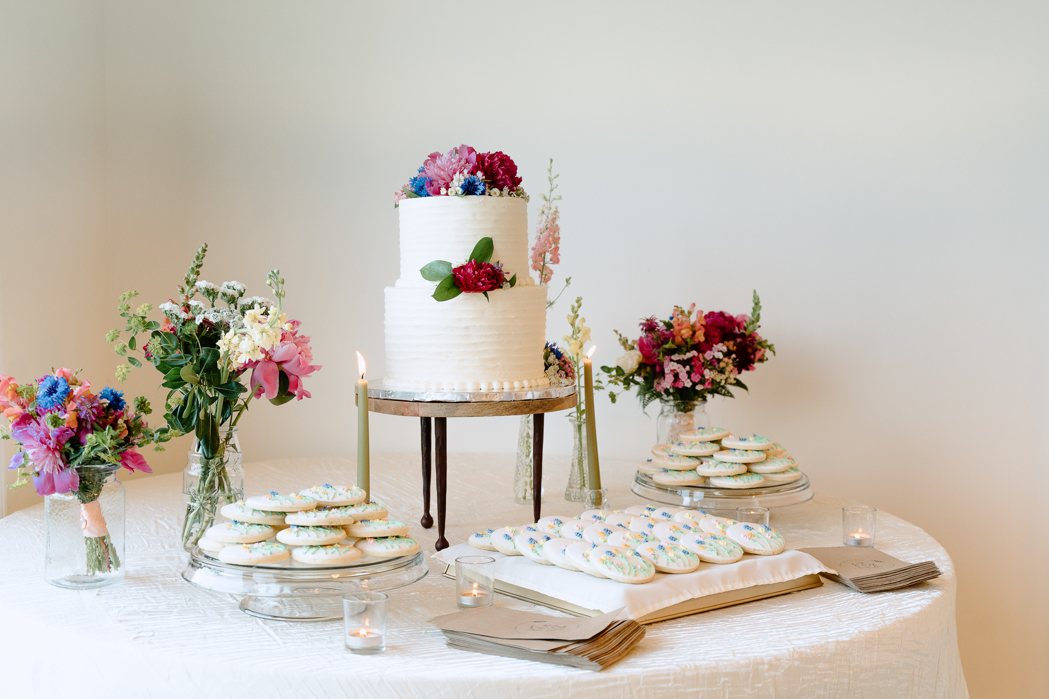 Cupcrazed Cakery and Thistle & Twig Florals