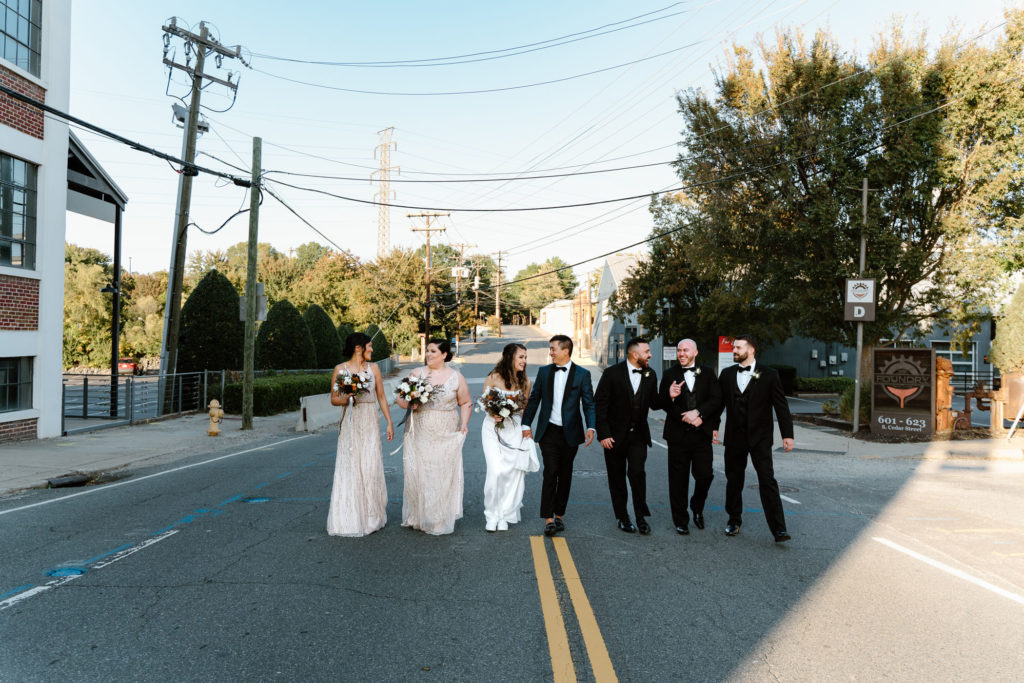 Minimalist Fall City Wedding in Uptown Charlotte, NC